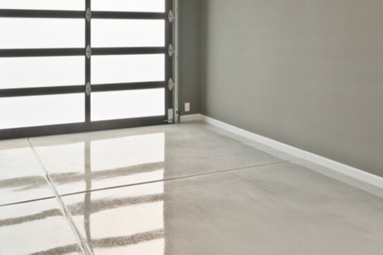 Garage showcasing a shiney Epoxy Floor